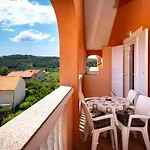 In With Balcony, Air Conditioning, Wifi, Washing Machine Apartment Lopar