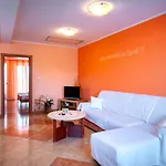 In With Balcony, Air Conditioning, Wifi, Washing Machine Apartment Lopar