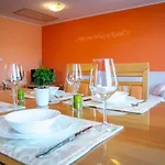 In With Balcony, Air Conditioning, Wifi, Washing Machine Apartment