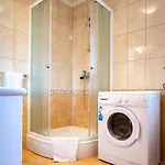 In With Balcony, Air Conditioning, Wifi, Washing Machine Apartment *
