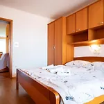 In With Balcony, Air Conditioning, Wifi, Washing Machine ロパール