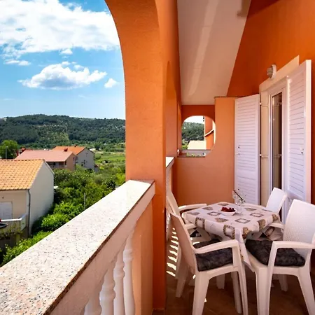 In With Balcony, Air Conditioning, Wifi, Washing Machine Διαμέρισμα Lopar