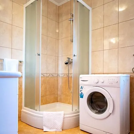 In With Balcony, Air Conditioning, Wifi, Washing Machine Appartamento *