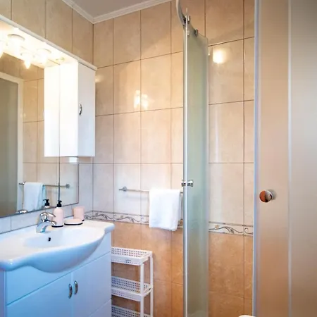 Appartamento In With Balcony, Air Conditioning, Wifi, Washing Machine *