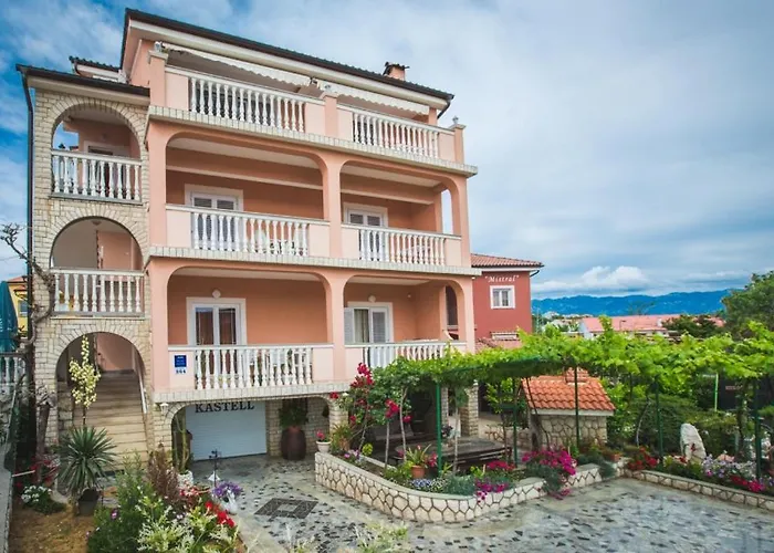 In With Balcony, Air Conditioning, Wifi, Washing Machine Apartment *