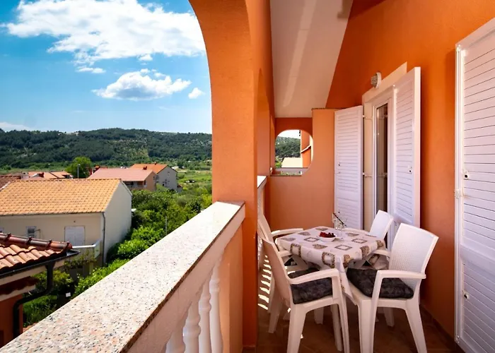 In With Balcony, Air Conditioning, Wifi, Washing Machine Apartment Lopar