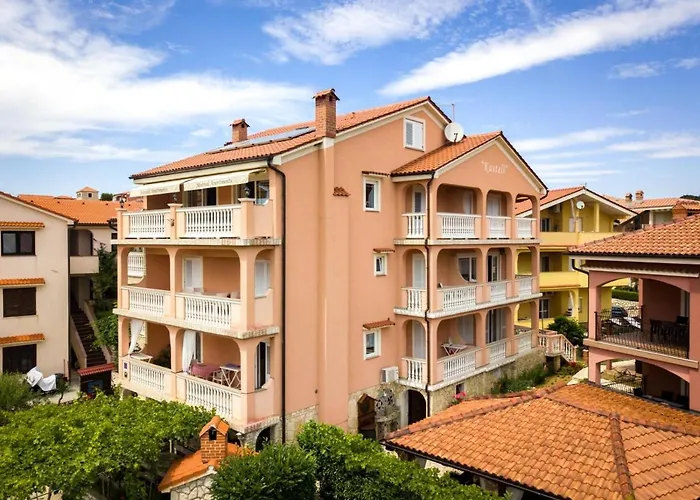 In With Balcony, Air Conditioning, Wifi, Washing Machine Lopar