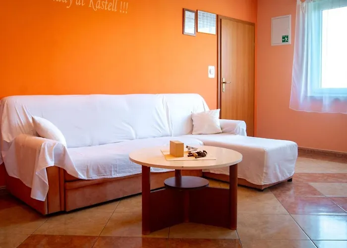 In With Balcony, Air Conditioning, Wifi, Washing Machine Apartment *