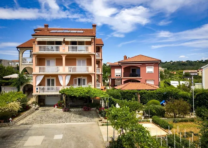 In With Balcony, Air Conditioning, Wifi, Washing Machine Apartment *