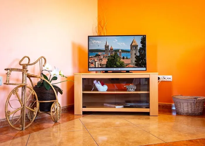 In With Balcony, Air Conditioning, Wifi, Washing Machine Apartment Lopar