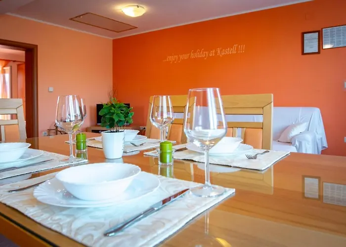 In With Balcony, Air Conditioning, Wifi, Washing Machine Apartment
