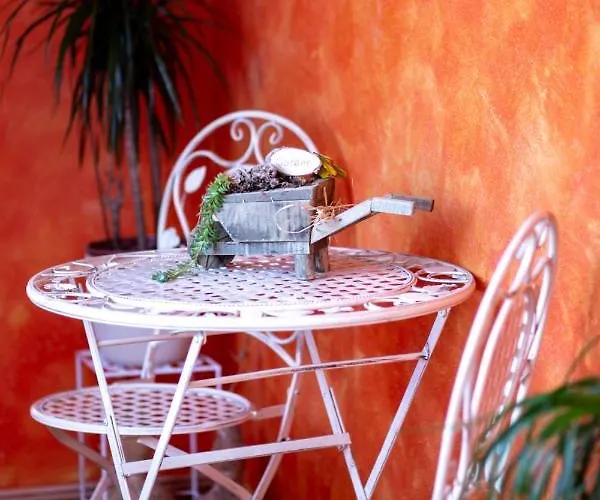 In With Balcony, Air Conditioning, Wifi, Washing Machine