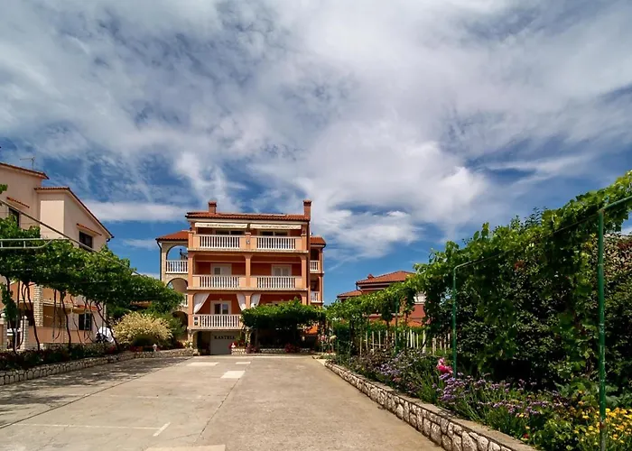 Apartment In With Balcony, Air Conditioning, Wifi, Washing Machine Lopar