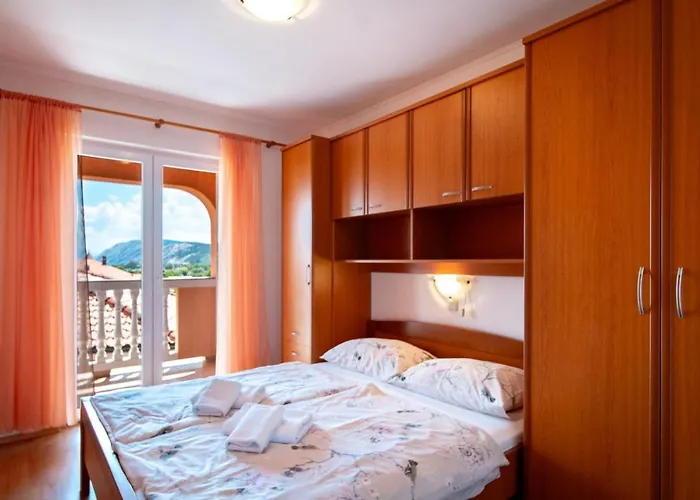 Apartment In With Balcony, Air Conditioning, Wifi, Washing Machine