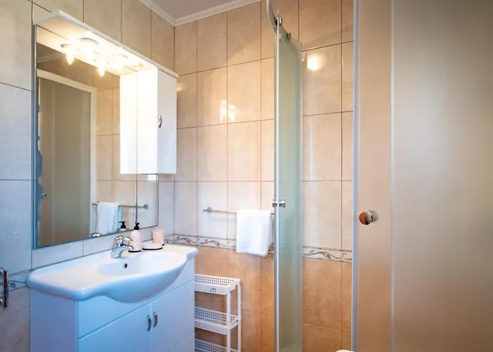 Apartment In With Balcony, Air Conditioning, Wifi, Washing Machine *